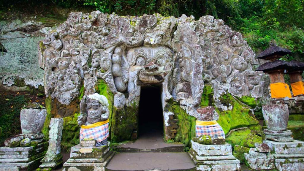 elephant cave temple north bali tour