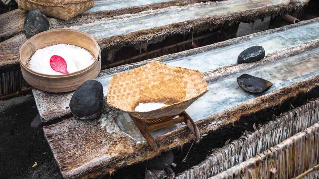 east bali tour, kusamba Traditional Salt Maker